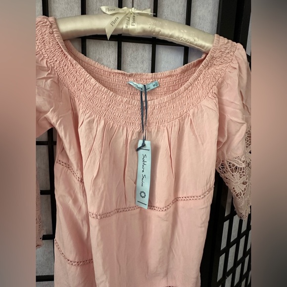 Beach cover up - Picture 2 of 3